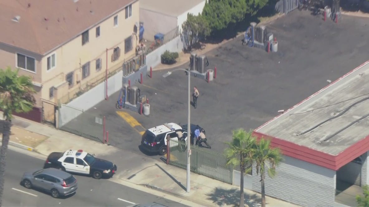South LA chase ends with suspects in custody